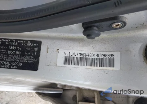 2004 Hyundai Elantra Gls/Gt z USA, uszkodzony, nr VIN KMHDN46D14U790939